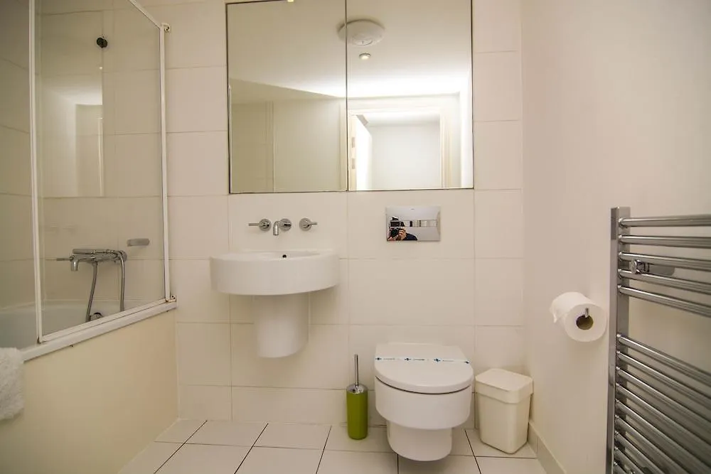 Hotel Apartment Wharf Water Gardens Londýn